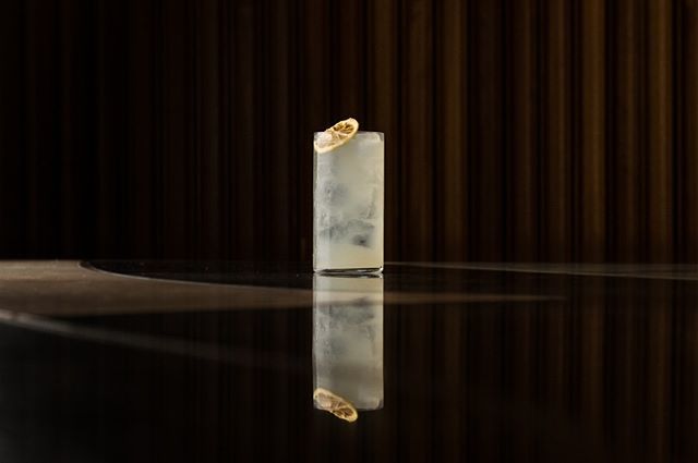 • Mid-week cocktail o'clock. 
#wearehoipolloi #acehotel #aceldn #eastlondon #shoreditch #hoxton #hackney #bethnalgreen #londonrestaurant #londonrestaurants #londonbars #londonbar #london #foodie #brunch #remoteworking  #liverpoolstreet #london ift.tt/2KLg2wb