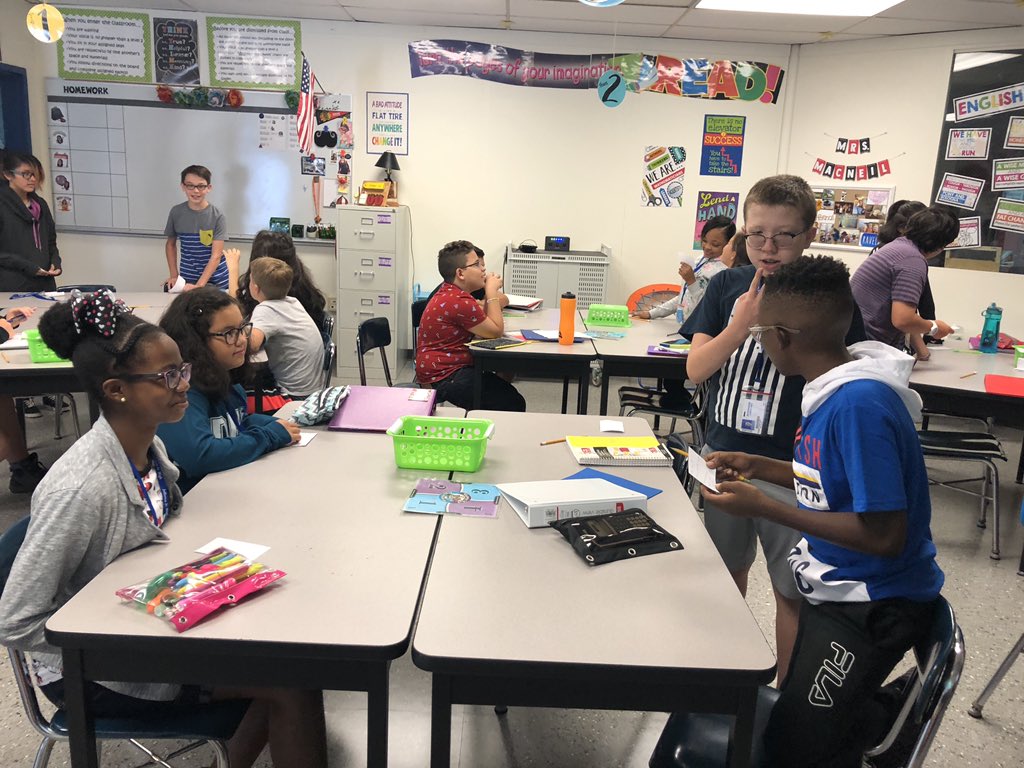 Miss_Gaden's tweet photo. Quad-clap brain break &amp; 3-step interview from last week! ❤️ 👏🏼 #significant72 @Woodridge68 https://t.co/3HjfYLvz2s