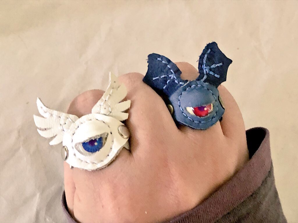 atelier_mectar's tweet photo. 布や革のきれっぱしから
無眼のお人形
単眼、ペストマスクの指輪
など作っています

あとりえ めくた 
https://t.co/LzBYASb7wK

リプ欄にも作例ございます https://t.co/jIFMDuGwS4