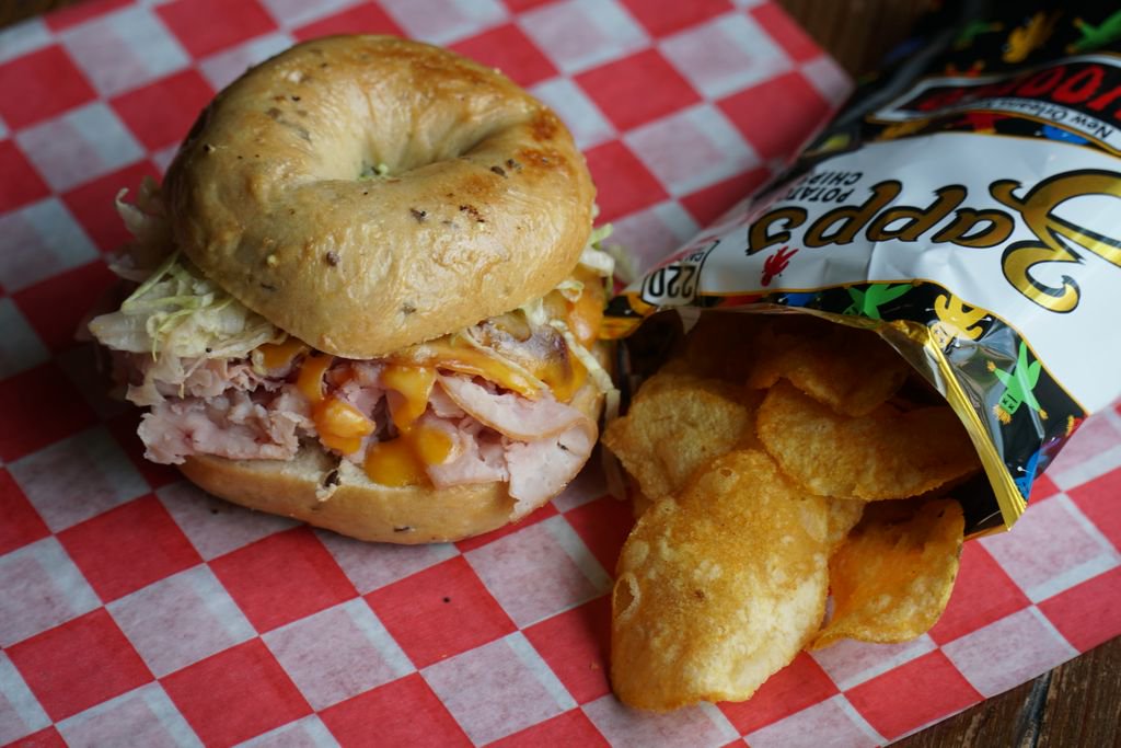 Voodoo Chips &amp; a Sully's Steamer? YES PLEASE!!! 

#WednesdayThoughts #bagelguy #bagelboss #greenvillesc #yum #Foodies