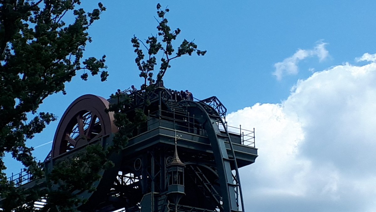 Joris17272374's tweet image. De #Baron1898 is stuk. mensen zaten bovenin vast en worden naar beneden begeleid na uurtje wachten met mooi uitzicht. #efteling