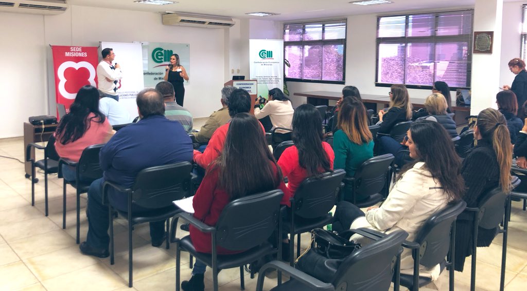 CEMISIONES's tweet photo. En el día de #ayer el vicepte. de la CEM @MartinOria72 dio la bienvenida a la Maratón Solidaria de Relaciones Públicas que se realizó en el SUM de la CEM. La jornada que se realizó en varias provincias en simultáneo consistió de charlas y asesoramiento para ongs @misionesrrpp https://t.co/0FlfTioecO