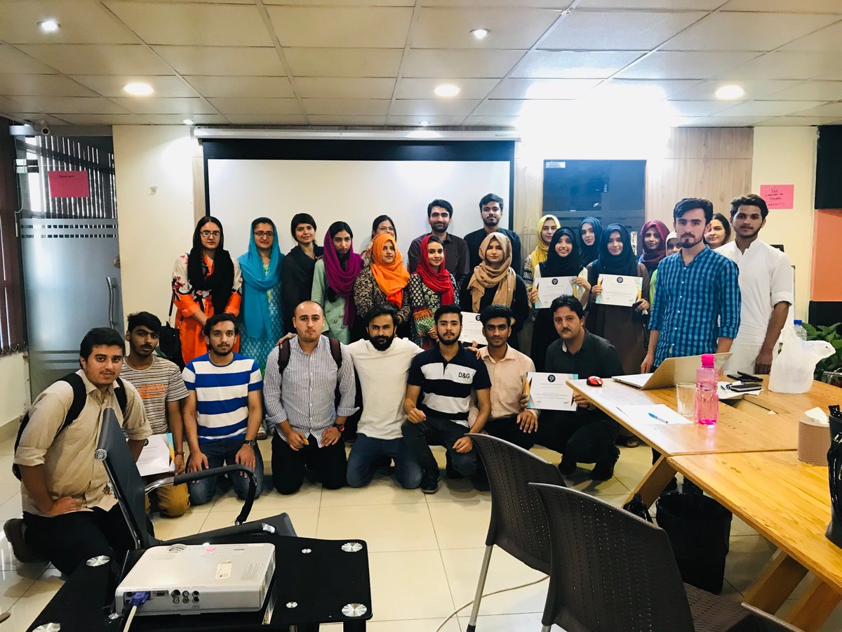 findnayyer's tweet photo. Successful Workshop on "Graphic Designing leading to Freelancing" by CSWorld (@findnayyer) &amp; LEARNOVATION (@syaligohar) on 4th august 2019 at Launchpad7, Islamabad. Thanks to all participants

#csworld #design #photoshop #workshop #training #Learn2Innovate #Learnovation 🇵🇰✌️ https://t.co/VjtMoXqSxQ