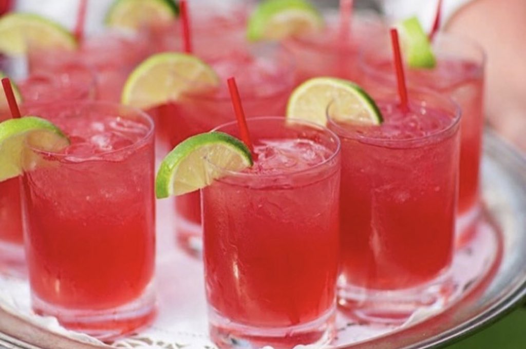 AzaliaEvents's tweet photo. This has got to be the most popular drink at any event!!!! Chapman or nothing!!!!!!😂☺️——————————————
#azaliaevents #azaliaweddings #azaliaffair #azaliaexperience #mocktails #cocktails #mixologist #eventplanner #creative #creatingmemories #creatingmindblowingexperience https://t.co/BOEsNlJyYh