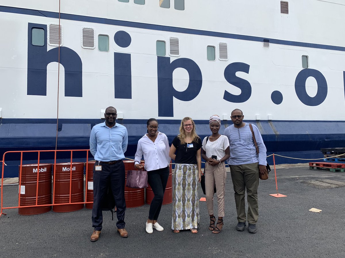 Alassan78677740's tweet photo. heureux d’avoir rencontré avec l’équipe projet #OBS le Team IT du bateau hôpital #MercyShipAfrica . Un feed back rassurant sur la qualité des travaux de raccordement liaison #fibreoptique très haut débit et d’une solution de communication #mobile intra flotte gratuite.#SoROC https://t.co/8xPrdOZ7jO