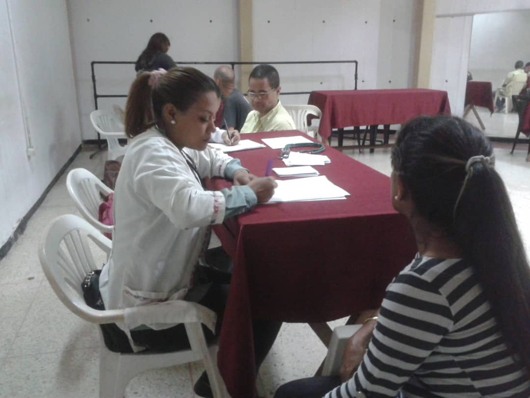 MPPSMiranda's tweet photo. #21Ago #AHORA Clínicas Móviles brinda atención salud personal Compl Cult C.Acosta secret Cult @marevale @MirandaGob https://t.co/DFxSZrRpCU