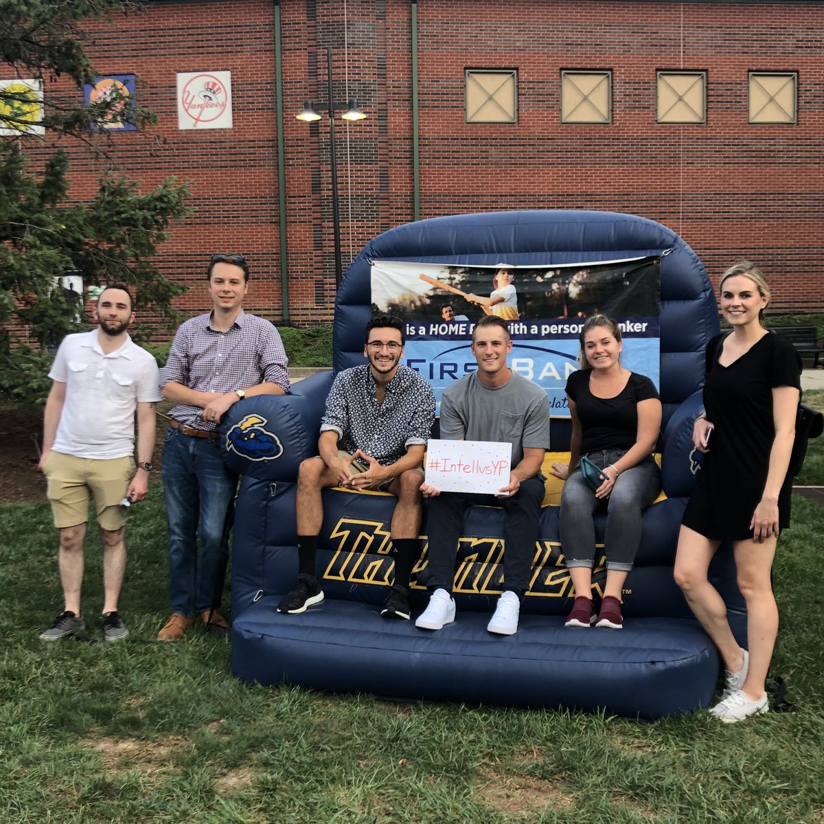 IntellusYP's tweet photo. #IntellusYP has a fantastic time last night at the @trentonthunder game! Thank you to everyone who came out for networking and baseball! ⚾️🌭🤝 @medsurvey @HRANews @KJTGroup @brandingscience @SanofiUS @WeJoinTheDots https://t.co/gkfPPJP3E6
