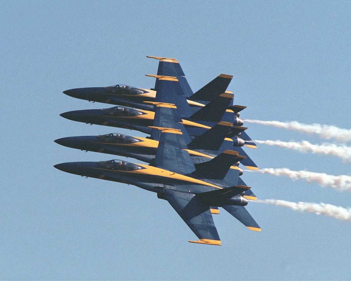 TheCLE's tweet image. RT for a chance to win 4 tickets to the @cleairshow happening at @BurkeLakefront Labor Day weekend! 🛫👀 

Info: bddy.me/33NpSp0 #ThisisCLE #CleAirShow