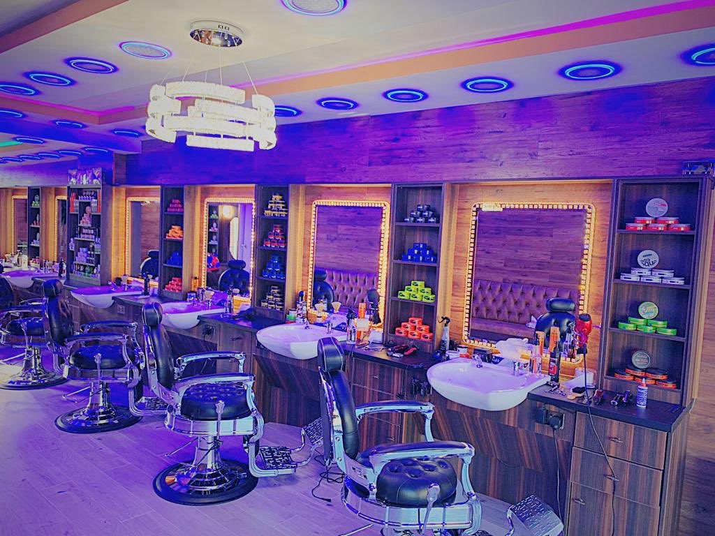 barbers_class's tweet photo. @UckfieldNews your new barber shop has now opened! Find us located in the high street. #barbers #barber #uckfield https://t.co/tuRxaqg7G5