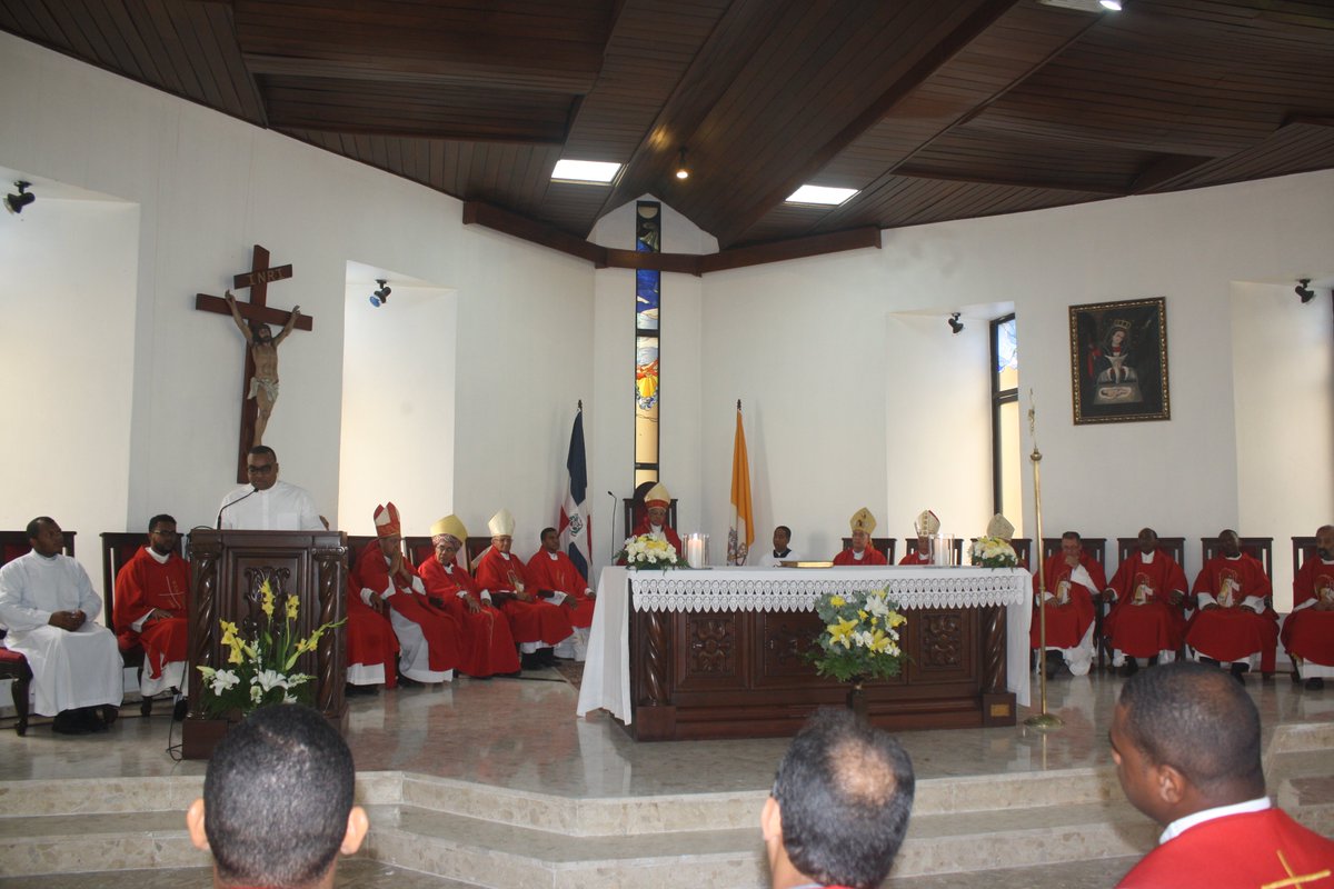 LlamadaRd's tweet photo. Santa Misa de la #Apertura2019 Del SPSTA. #ActoDeApertura2019 #lallamadaRD #lallamada  #seminaristasactivosrd #SPSTA 
@LlamadaRd @lallamada.spsta https://t.co/D3QnnsJmKR