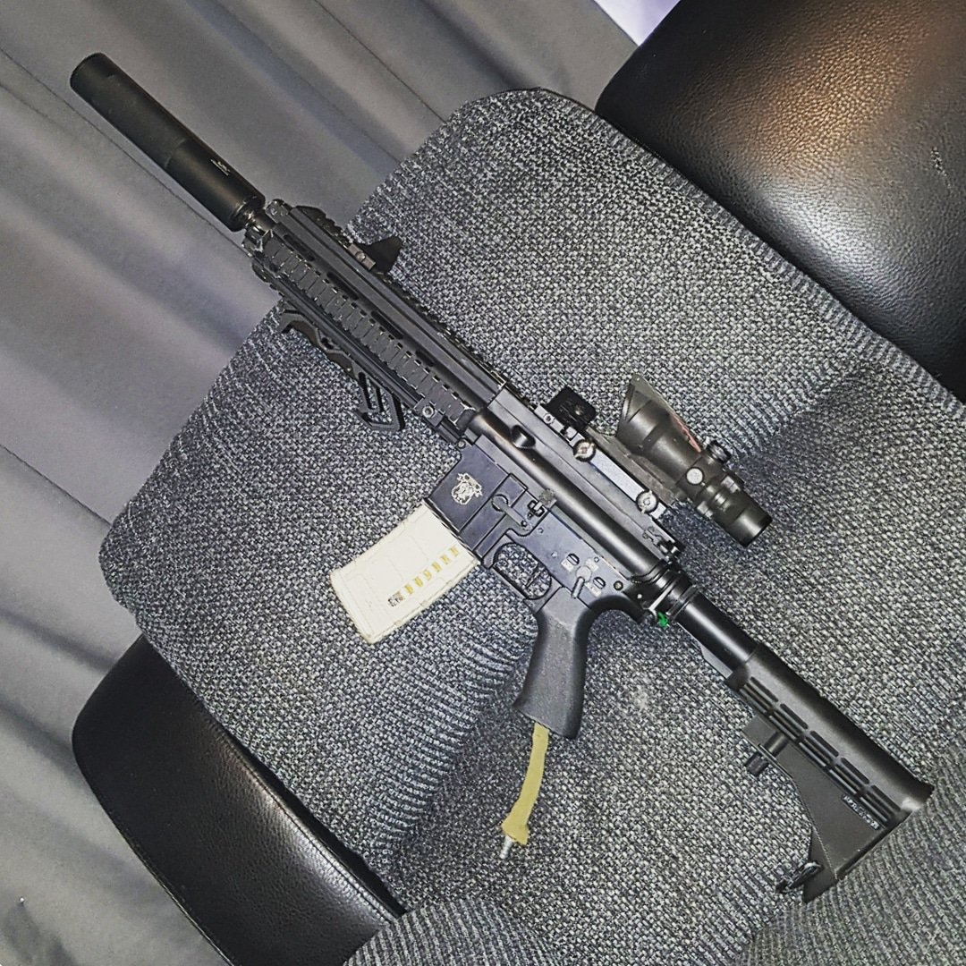 DockerzGaming's tweet photo. #weaponcrushwednesday my 416 was the first RIF I got 10 years ago. Now reborn with a Polarstar fusion engine. Cannot wait to take this back out next game day.

#Airsoft #Airsofter #youtube #youtuber #polarstarairsoft #PTSSyndicate #SpartanAirsoftUK #GoPro #Runcam https://t.co/hEkwrMO4Uk