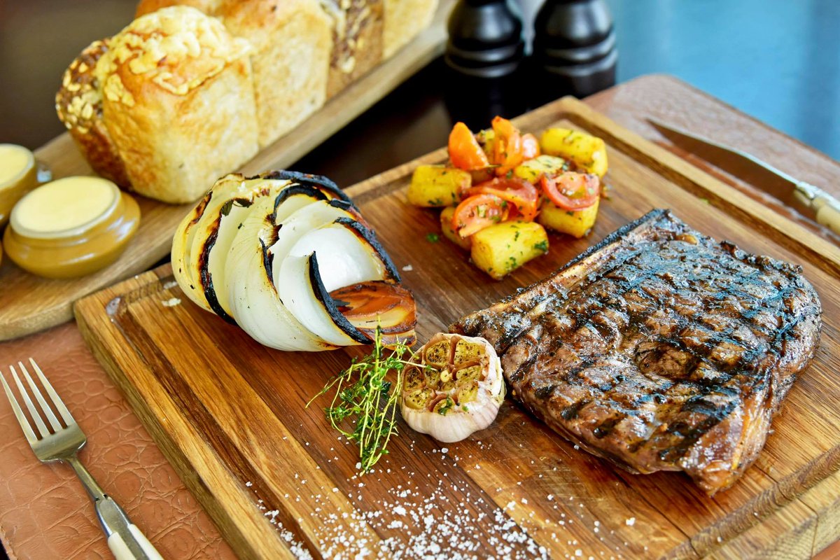 This meal is no misteak 🍖 #RodaGrill @rodaalbustan 

#steaks #steakhouse #meat #foodie