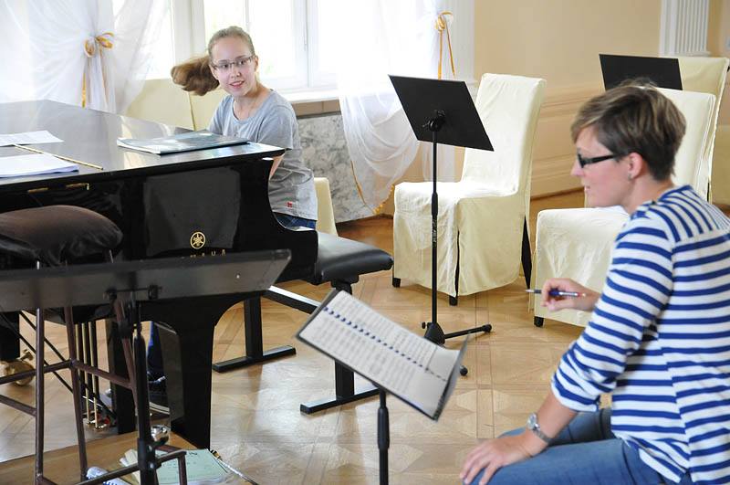 AnnaDuczmalMroz's tweet photo. Orchestral and conducting marathon (for 9 years always in August! Every single year! - fantastic time with young talented people): #Paderewski Piano Academy. Did I mention that I love to teach? I really do 😊
#annaduczmal #classicalmusic #conductor #borntobeaconductor https://t.co/Ncmg2lr6Ce