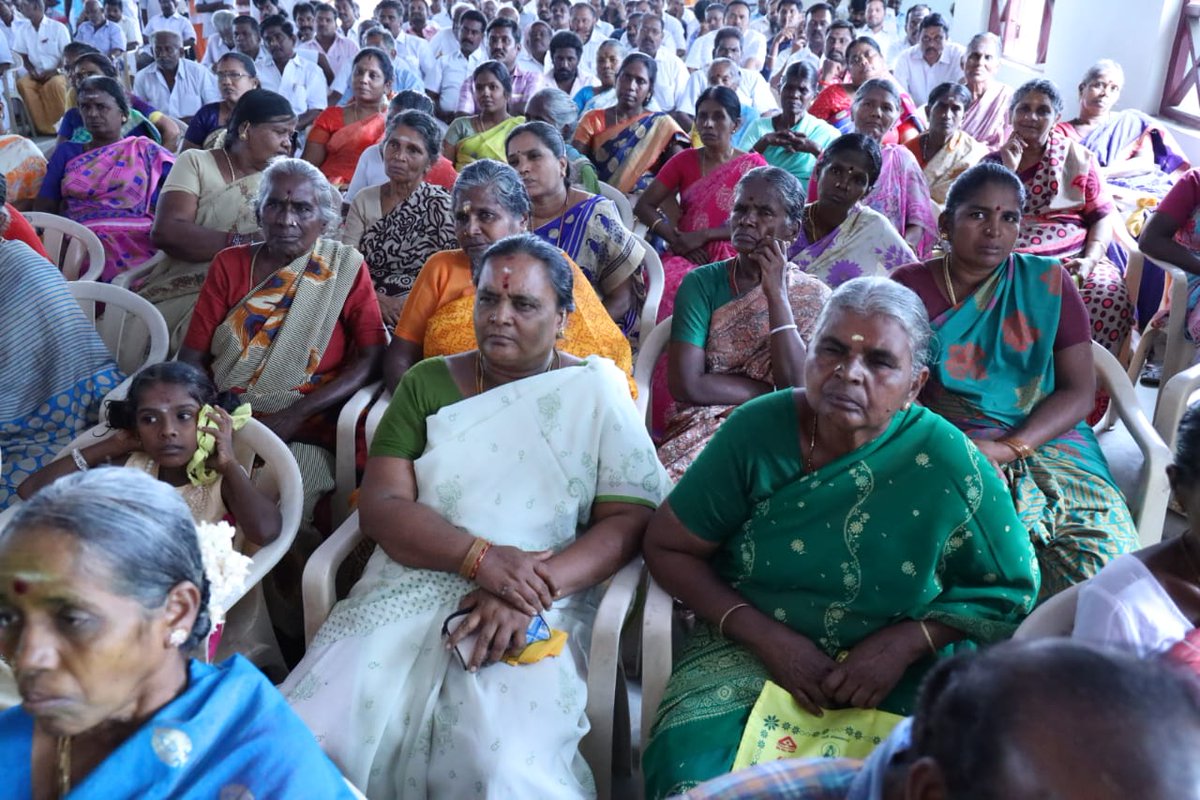 spmselvakumar's tweet photo. தேனிநாடாளுமன்ற உறுப்பினர் அண்ணன் திரு #ப_ரவீந்திரநாத்குமார்,MBA,MP.,அவர்கள்இந்நிகழ்ச்சியில் #TPCD (Theni Parliamentary Constituency Development) #VisionTheni(வளர்ச்சியை நோக்கி)என்ற சிறப்பானதிட்டத்தை தொடங்கிவைத்தார்.
#AIADMK  #OPR #TheniMP #YoungstersInspirationOPR  
#VisionTheni https://t.co/PBcZanMK7A