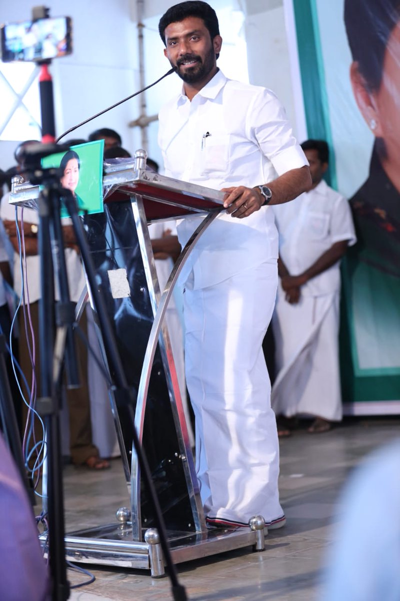 spmselvakumar's tweet photo. தேனிநாடாளுமன்ற உறுப்பினர் அண்ணன் திரு #ப_ரவீந்திரநாத்குமார்,MBA,MP.,அவர்கள்இந்நிகழ்ச்சியில் #TPCD (Theni Parliamentary Constituency Development) #VisionTheni(வளர்ச்சியை நோக்கி)என்ற சிறப்பானதிட்டத்தை தொடங்கிவைத்தார்.
#AIADMK  #OPR #TheniMP #YoungstersInspirationOPR  
#VisionTheni https://t.co/PBcZanMK7A