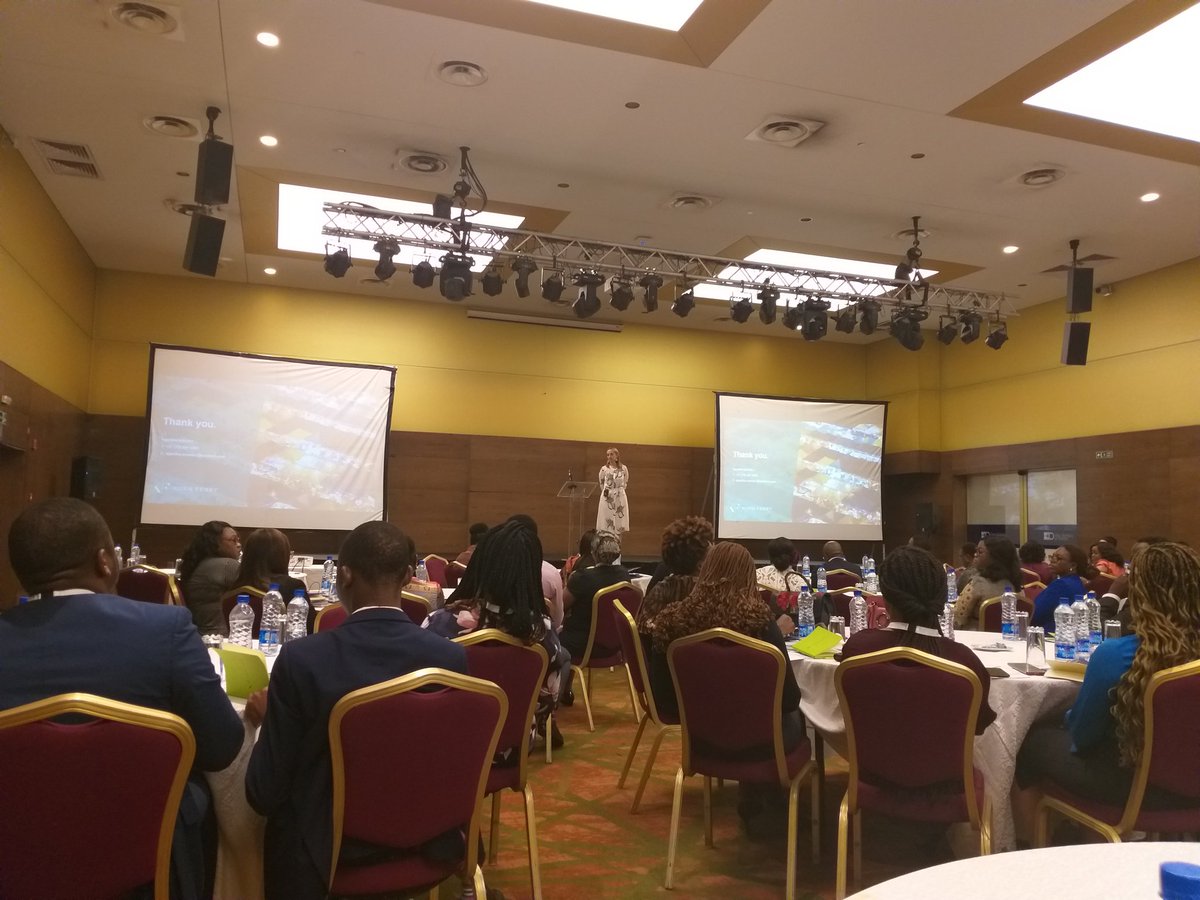 enmichael's tweet photo. "HR should be structured around business issues in order to work in a more agile and collaborative way." ~ Agustina Mendez of @Korn_Ferry 

#Accelerate #BeDeliberate #MADIsTheNewCurrency #HRwithEM https://t.co/k00M7kWJNe