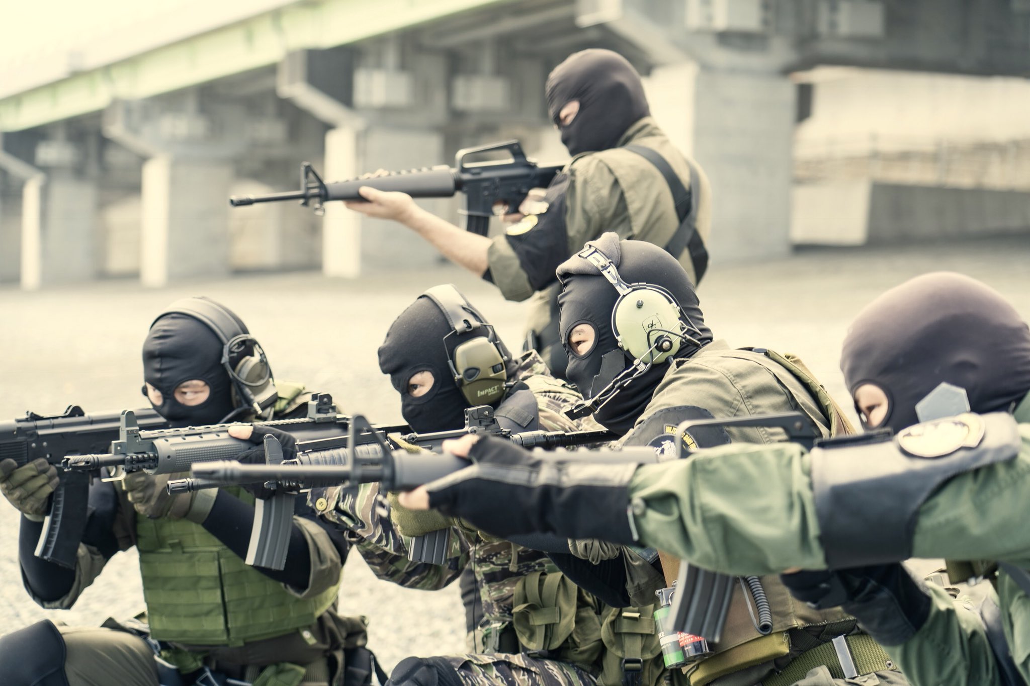 あっさ監督 国境なき軍隊 俺達はボスのもと 硬い絆で結ばれている 戦い続ける 俺達の平和 の為に Pw平和の日 メタルギア