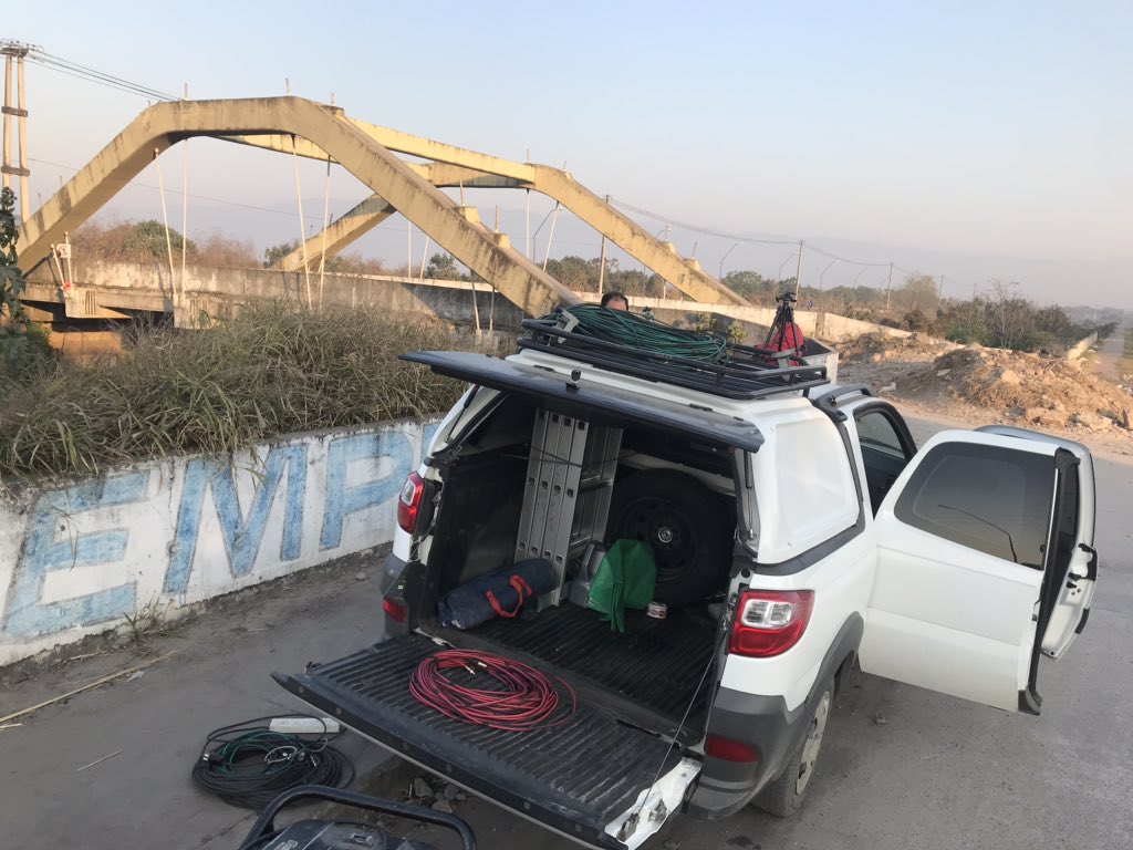 luismedinapiriz's tweet photo. Mientras mostrábamos el puente caído sobre canal sur y Av Colon nos robaron una mochila con elementos que utilizan los técnicos para salir al aire, inseguridad total, impunidad única en Tucumán https://t.co/tU6rvSGqgL
