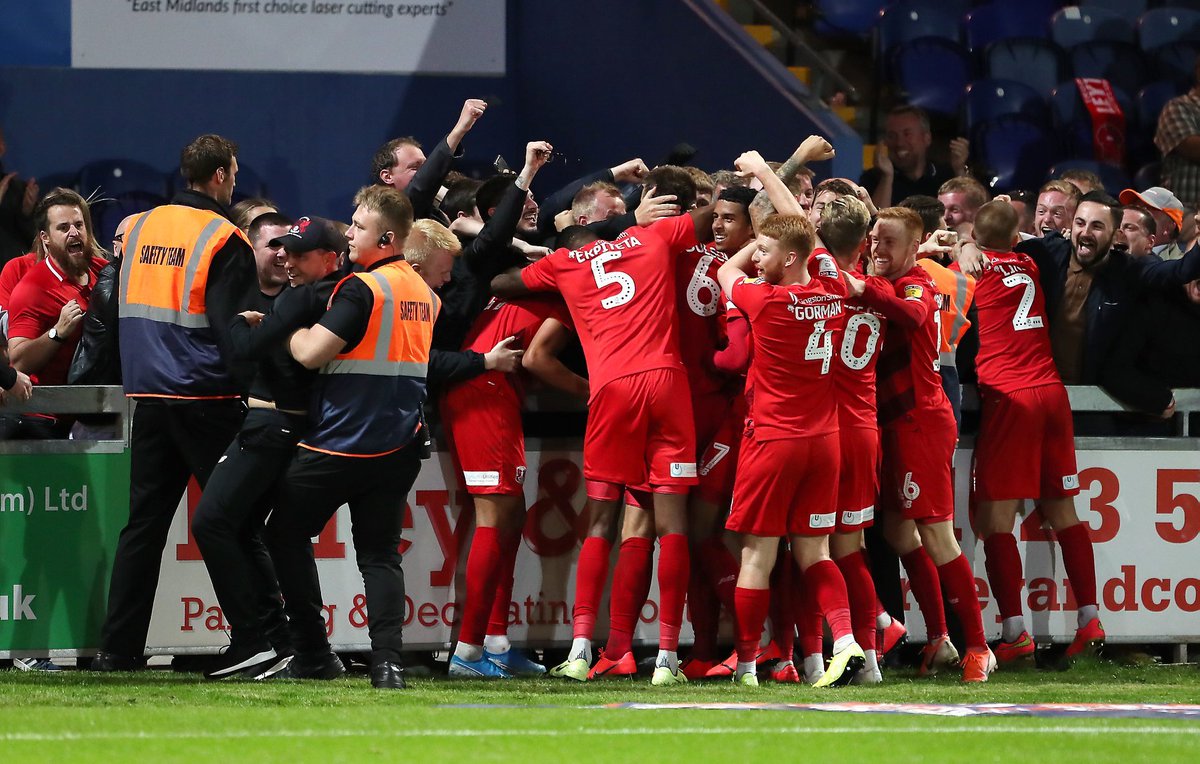 fan_banter's tweet photo. Leyton Orient manager Ross Embleton gets carried off the pitch by a steward who didn't realise he was the boss after celebrating a 3-2 comeback against Mansfield... 😅👏

#lofc #leytonorient #fieldmill #onecallstadium #stags #mansfieldtown #efl #leaguetwo

(📸 Dan Westwell) https://t.co/wLpEKnf1zW