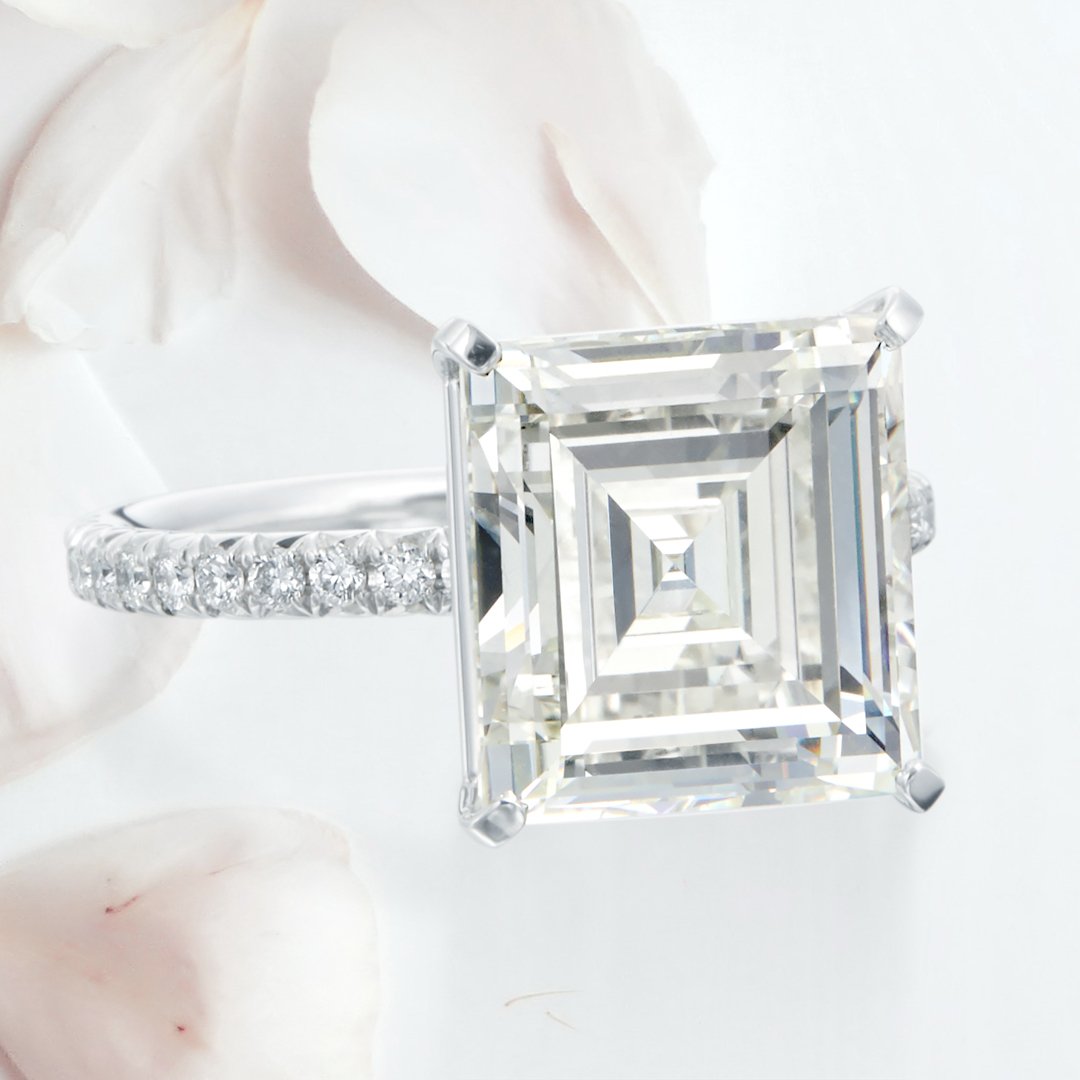 WilliamGoldberg's tweet photo. Celebrate happily ever after with the sophisticated Square Emerald Cut Diamond Ring.
. . .
#WeddingWednesday #SquareEmeraldCut #EmeraldCutDiamond #DiamondRing #EngagementRing #HappilyEverAfter #Wedding #DiamondJewelry https://t.co/j9eXLtaK90