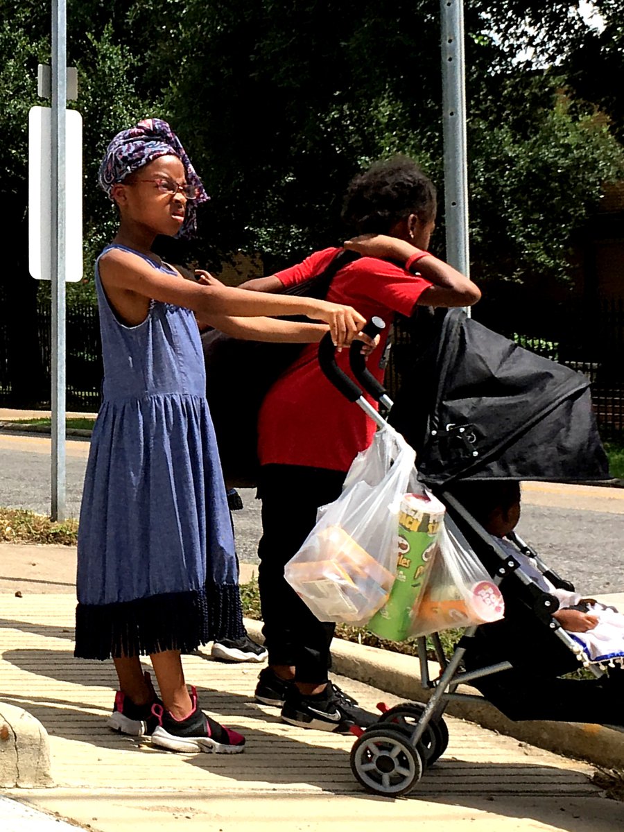 lendif's tweet photo. Summer afternoon
.
#streetphotography #humansofhouston #peoplewatching #candid #streetpic #commute https://t.co/MRNGV8VmSi