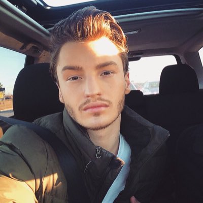 yvihenderson's tweet photo. #NeuesProfilbild https://t.co/Pk5sooxzgD
