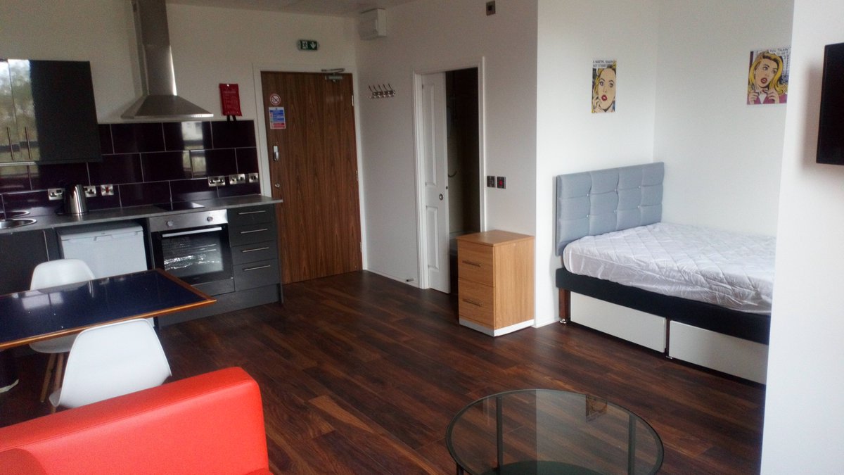 StudentsEls's tweet photo. ✅Received class timetable
✅#Freshersweek plans sorted
✅Textbooks bought
✅Excited for the new academic year
😱No accommodation arranged

🏠 We have a limited number of #student flats available
-Stress less with ELS-

#studentlife #Edinburgh #flat
@living_uni @accomforstudent https://t.co/KPvUcFwsRO