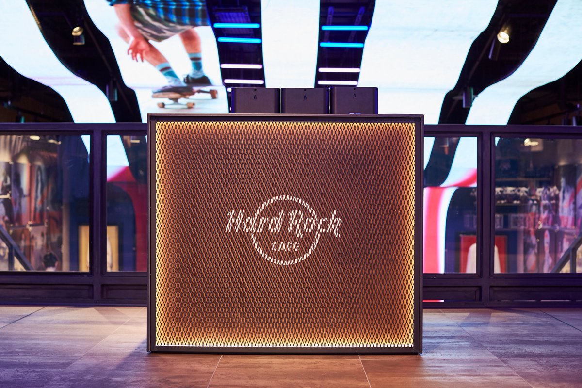 Theoneoff's tweet photo. We recently designed the new Hard Rock Rockshop in Londonβs Piccadilly - the worlds largest #HardRock retail space.
The store takes inspiration from music shows, gigs and festivals in a space that feels authentically London #HardRock #HardRockCafe #London #TheOneOff https://t.co/PjRZjcDIIp