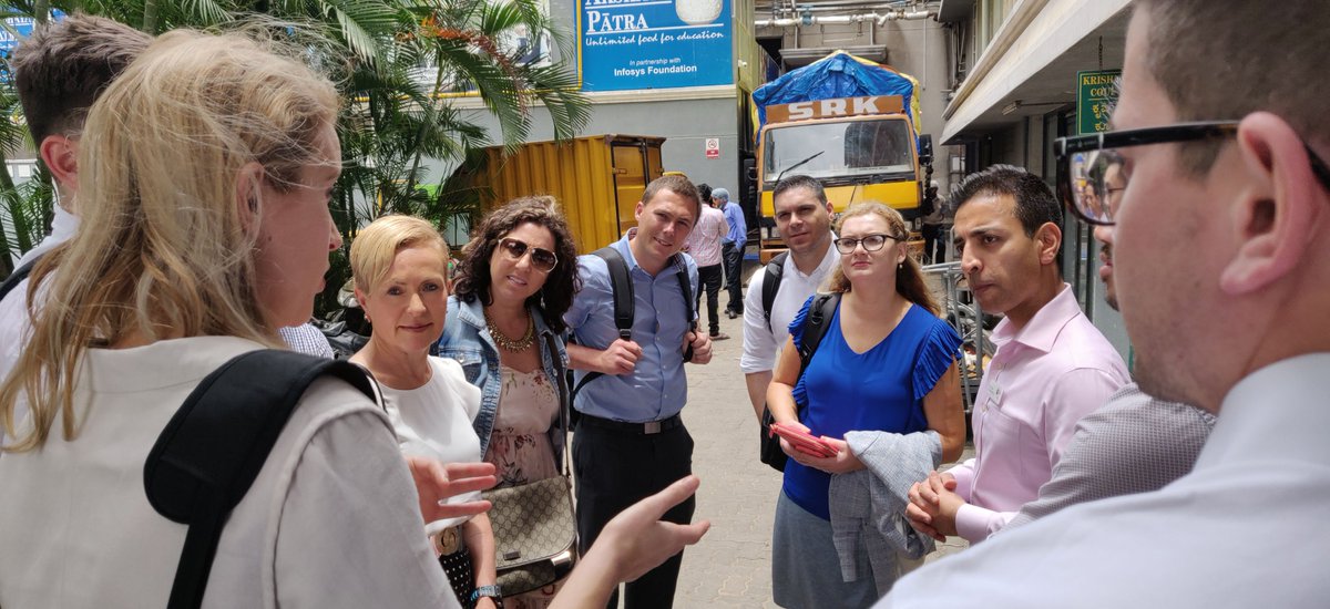 AIKYA hosts students from University of Wollongong, Australia and IFIM Business School, Bangalore.
Enthusiastic participants took a campus tour and got the opportunity to witness the nature and scale of activities at the Akshaya Patra Megakitchen
#AikyaYouth