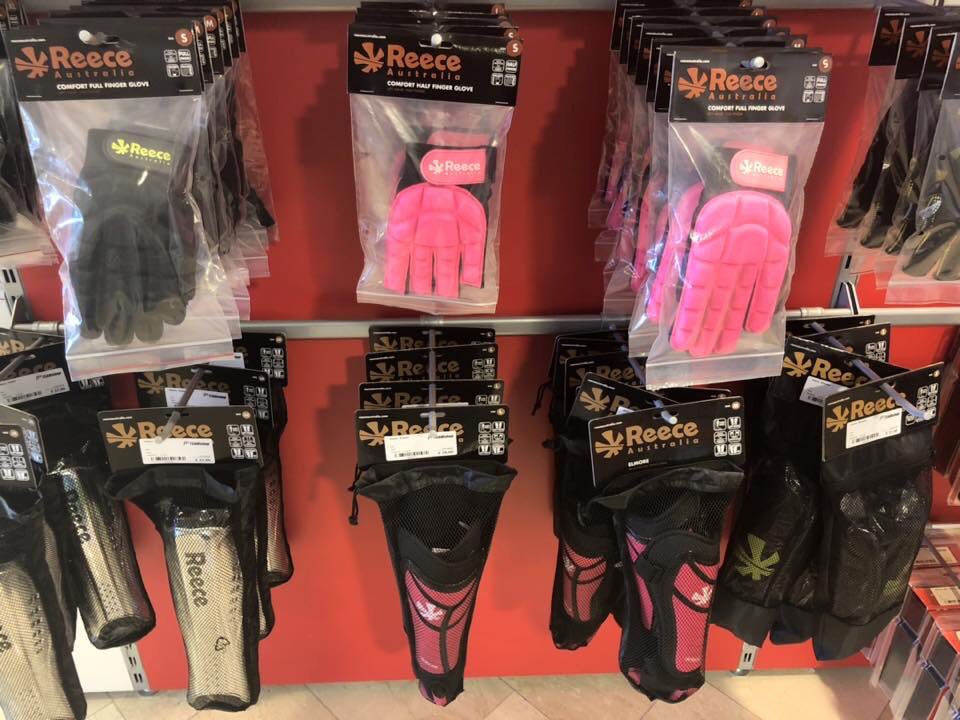 MutaTeamshop's tweet photo. 🏑 Ook hockeyers zijn vanaf heden bij onze #Teamshop aan het juiste adres! Naast de bestaande samenwerking met de @HarlingerMHC is Muta Sport pas geleden ook een partnerschap aangegaan met de @MHCLeeuwarden! 🤝

Graag tot snel in onze Teamshop! ✌🏼

#MutaSport https://t.co/2KGgejBcm0