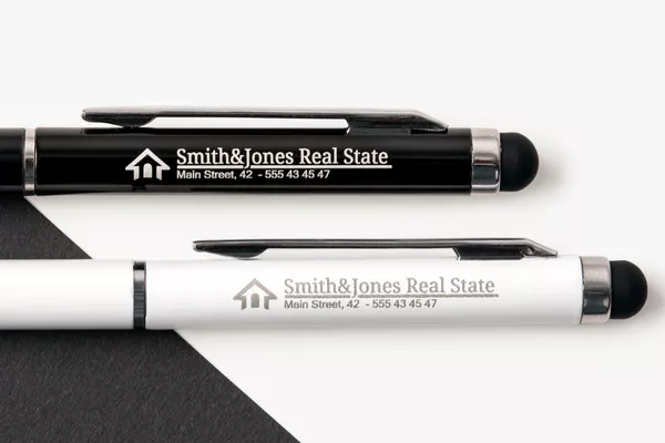 europawire's tweet photo. Afin de placer votre marque dans toutes les mains, l’entreprise Européenne @Camaloon vous permet d’apposer votre logo et vos designs sur des stylos https://t.co/91AMSmPFcg #cadeau #stylospersonnalisés #campagnesmarketing #desstylos #impressiondigitale #impressionsérigraphie https://t.co/3oW9wKhNrb