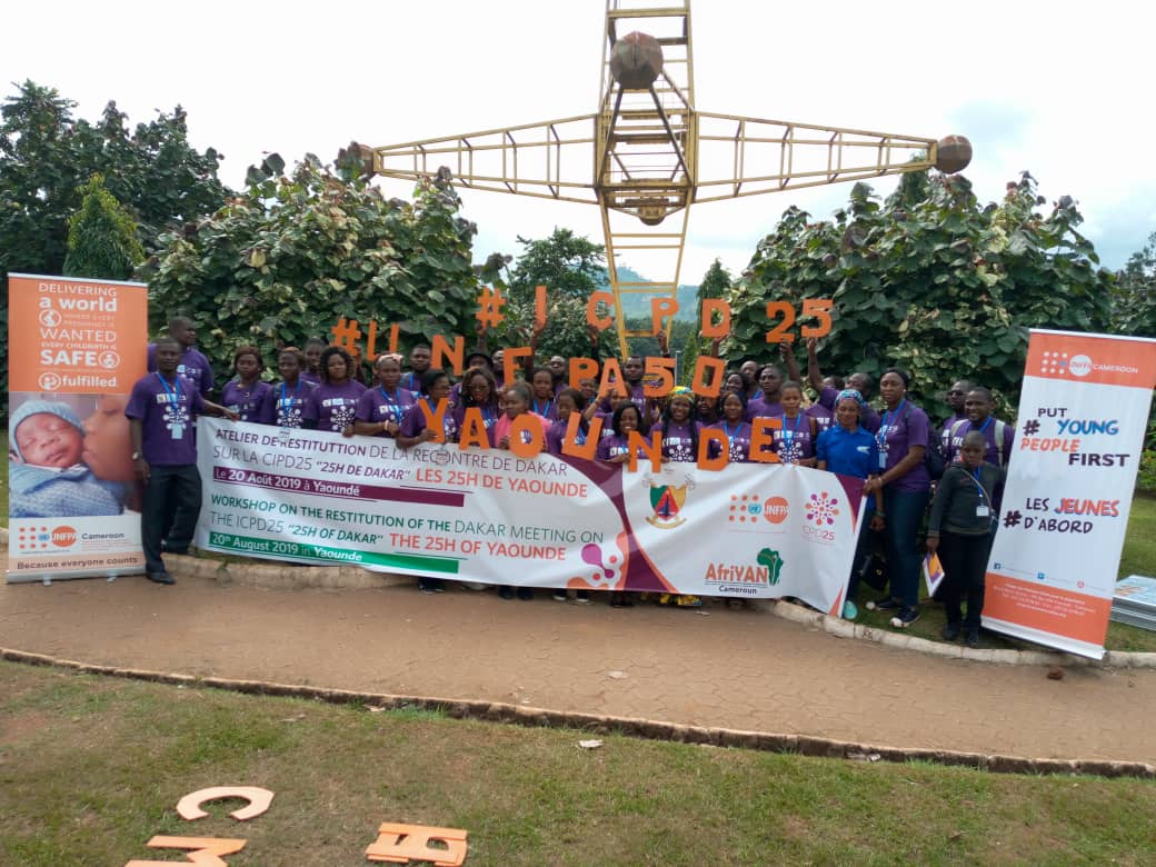 AfriYAN_Camer's tweet photo. Les #25HYAOUNDE ont été un succès. Profonde gratitude à @SitiBOussein et la team com @UNFPACameroon. 
#ICPD25
#UNFPA50
#PutYoungPeoleFirst https://t.co/vkun29wjfX