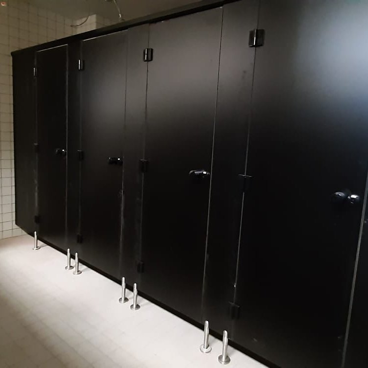 Black and white washroom from a few weeks ago

Contact the team to arrange a quote for any potential project 👏🏼

#capella #washrooms #quote #blackandwhite #cubicles