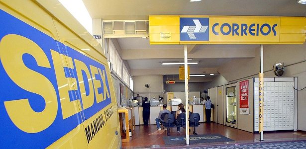 WORD_NEWSS's tweet photo. Correios emite carta repudiando a privatização, mas correspondência fica presa em Curitiba. https://t.co/IOC3NMBIR0