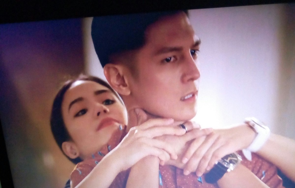 SRocc0's tweet photo. Noon:
Diane - Nagmahal at Nasaktan
Lorenzo - Hindi Nakaranas Paano Magmahal
Ngayon:
Lorenzo at Diane - Binuksan na ang mga Puso at Handa na Magmahal.
Malapit na malapit na.
LoDi
#LBRoleta https://t.co/Adi372qk81