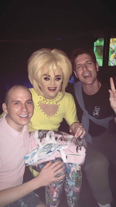 Encuentre las diferencias jajajajajaja... @zarcohpx8 @WilsonPringao @AlbaReturn https://t.co/vZ7cYmV<a class="tags" target="_blank" title="On Twitter" href="/?out=eyJ0eXAiOiJKV1QiLCJhbGciOiJIUzUxMiJ9.eyJpYXQiOjE3MjczNDAxMzIsImlzcyI6InR3cG9ybnN0YXJzLmNvbSIsIm5iZiI6MTcyNzM0MDEzMiwiZXhwIjoxNzU4ODc2MTMyLCJyZWRpcmVjdF91cmwiOiJodHRwczovL3R3aXR0ZXIuY29tL3phcmNvaHB4OCJ9.WJ5rGxcGDdM3Bq56mDMoo_yP4CD7I-RkNSIBdkRT5IF8Nqwy8dQPyrsgco0BlBcJOTzHSGw55MSMKNU__dQwmA">@zarcohpx8</a><a href="/tag/santamarta"class="tags"><span>#santamarta</span></a><a href="/tag/masajeeroticomujeres"class="tags"><span>#masajeeroticomujeres</span></a>