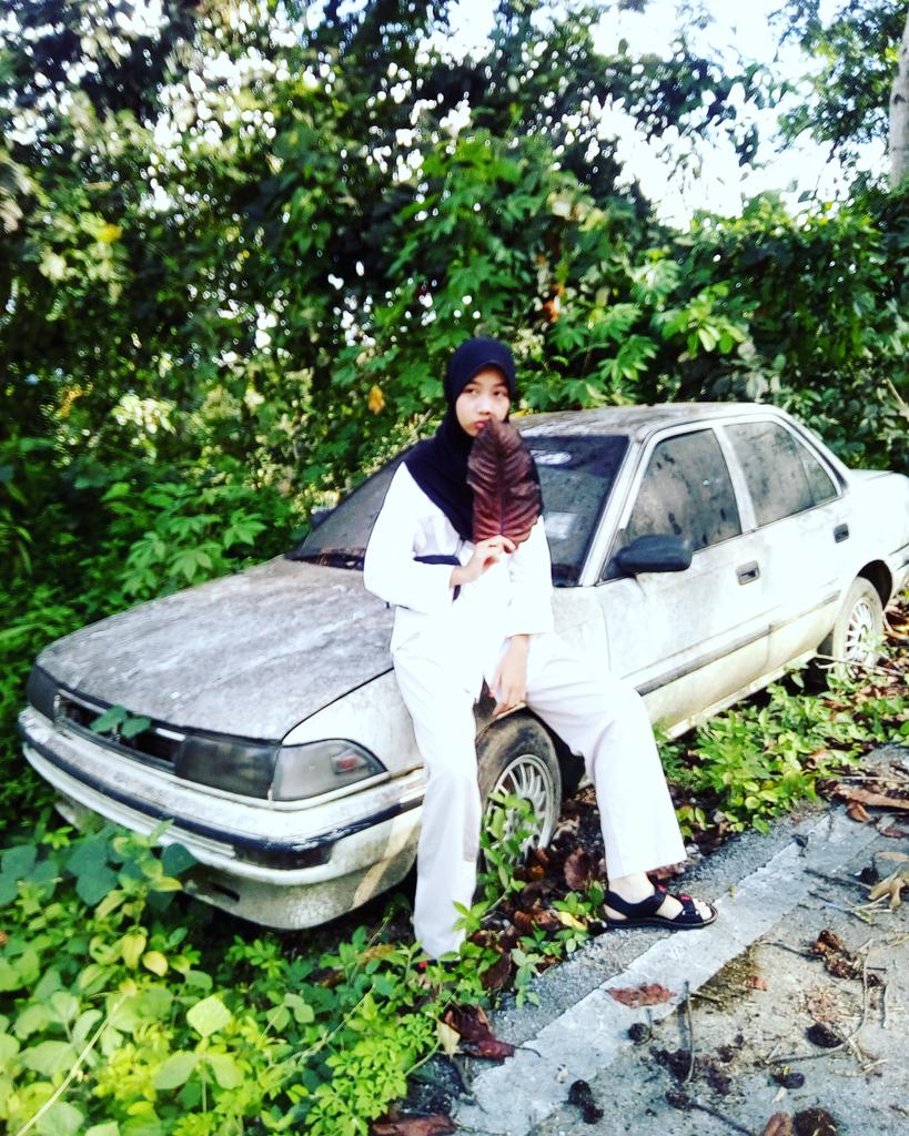 Nasrint2's tweet photo. Vintage girl ❤ https://t.co/lwaXNFqgJx