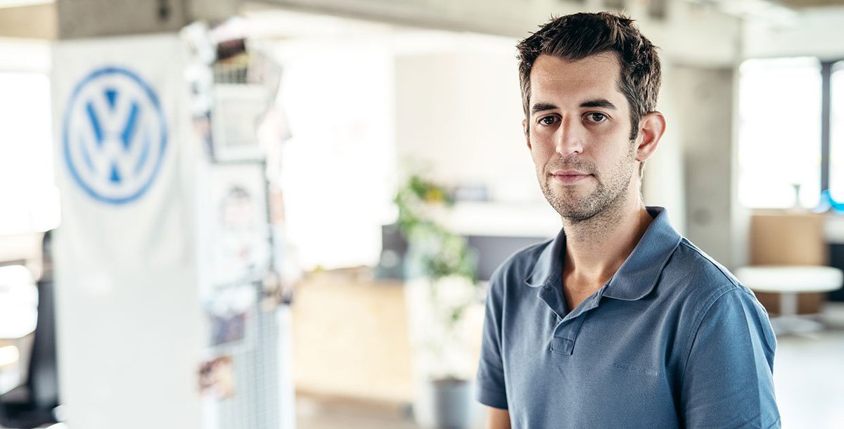 #Teamwork! Zusammen mit seinem Team arbeitet Benjamin Kranz, Product Owner Vehicle Activation Service, bei #VolkswagenWe, am #WeCampus an einem Tool, welches das Onboarding des Kunden in das We-Ökosystem vereinfachen soll. #WednesdayMotivation