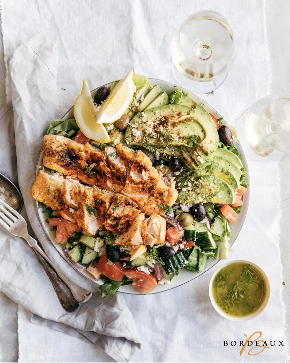Vu les températures prévues cette semaine, le midi on aime miser sur de la frai-cheur ! Ça tombe bien, les vins blancs tels que les #EntreDeuxMers se marient parfaitement (et tout en légèreté) à vos #salades.