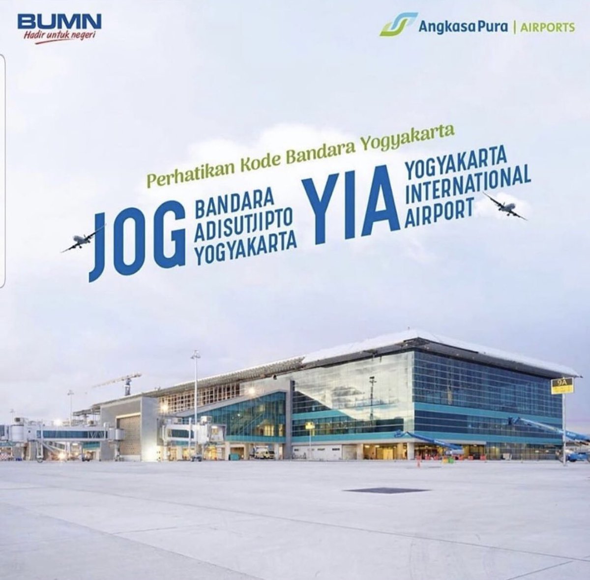 [INFO BANDARA] Perhatikan 3 kode bandara Yogyakarta, karena saat ini terdapat dua bandara yang beroperasi. Jika tertulis “YIA”, pesawat mendarat/terbang melalui Bandara Internasional Yogyakarta di Kulon Progo. Sedangkan untuk kode “JOG” adalah Bandara Internasional Adisutjipto.