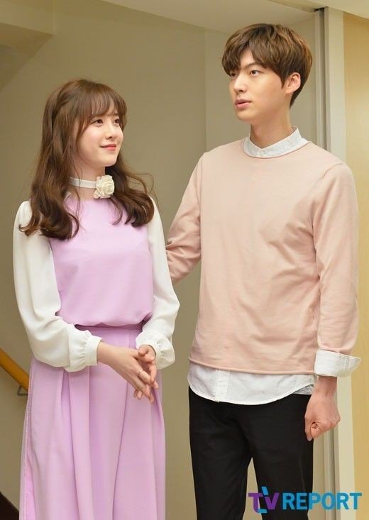 KoreaMatters's tweet photo. อันแจฮยอนอัพเดทอินสตาแกรมส่วนตัวหลังข่าวแยกทางกับคูฮเยซอน เผยตกลงหย่ากันตั้งแต่ 30 กค. และยอมจ่ายเงินตามที่ฝ่ายหญิงเป็นคนกำหนด แต่ถูกขอกรรมสิทธิ์อพาร์ทเมนท์ที่เคยอยู่ด้วยกันเพิ่ม และยังบอกว่าฝ่ายหญิงบุกรุกเข้ามาในที่พักหลังแยกกันอยู่ด้วยการโกหกขอกุญแจสำรองจากผู้ดูแลอีกด้วย https://t.co/DcqxVaDcKH