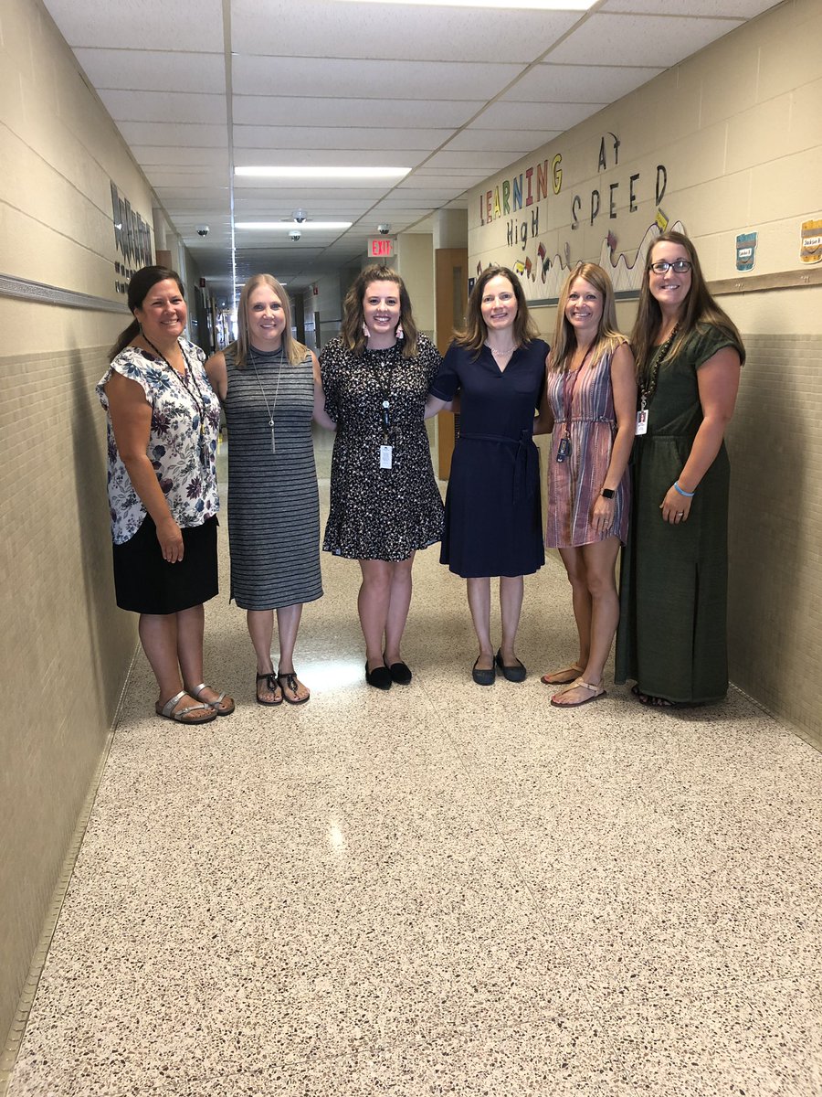 awmo3rdgrade's tweet photo. 3rd grade teachers are excited to start a new year. #firstdayofthirdgrade https://t.co/lVibzVQU2v