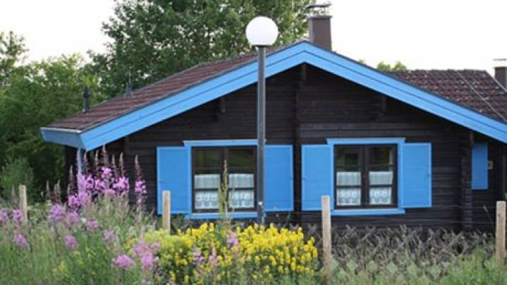 tradeyourtrip's tweet photo. Vakantiepark Lauterdorfle is een prachtig vakantieoord in het hart van de Schwabische Alb middelgebergte. Het autovrije natuurpark is omringd met hoge bergen, diepe grotten en vele groen heuvels en vlaktes. 
Zie jij dit wel zitten? Boek dan snel via ➤➤➤ https://t.co/H4AEEyUTLX https://t.co/yVVgvIpua6