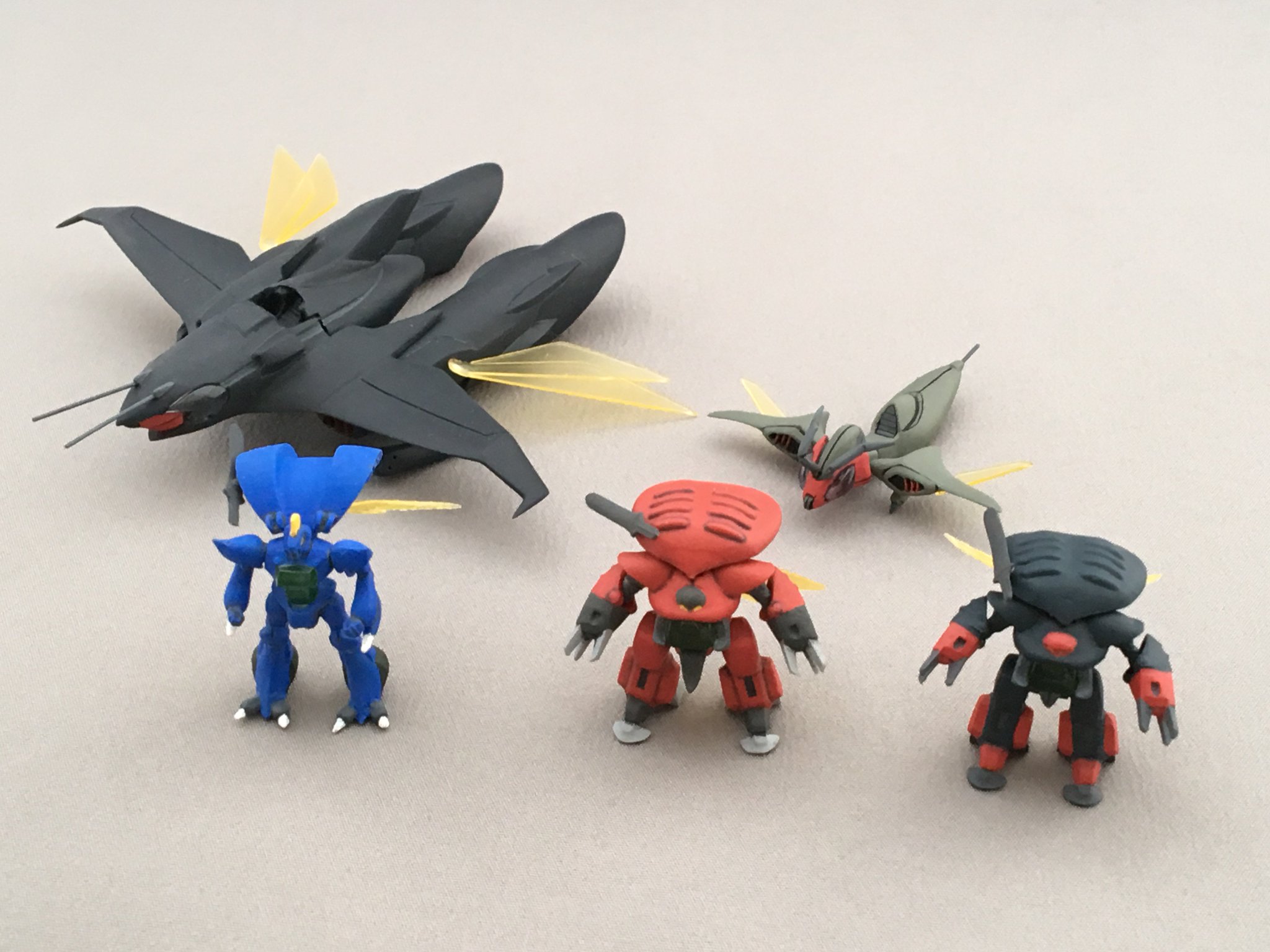 米津 辰哉 Auf Twitter ウイングキャリバーセット こちらは 以前に販売したオーラシップのスケールで ドラムロの身長で約３センチの大きさです ビランビーとズロン ドラムロとバラウのドッキングか可能です 全パーツ クリアー成型 7 000円です C3afa