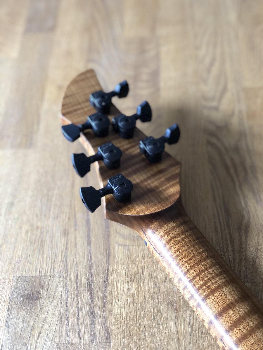 SMP_Guitars's tweet photo. Recent build for the legend that is Tommy! Tasty as 👌🏻

#guitar #luthier #guitarbuilder #ukguitarbuilders #shred #bareknucklepickups https://t.co/E7Jp7KFVXS
