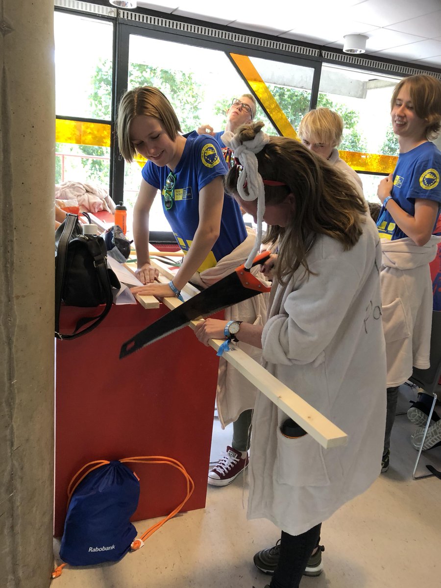 SiouxSource's tweet image. 600 students from #Gewis and #SimonStevin joined the Sioux workshop during their introduction week at @TUeindhoven. The workshop was all about collaboration, innovation, tech and pizza😉 #introweek #eindhoven #technology #intro2019 #innovation #shareknowledge