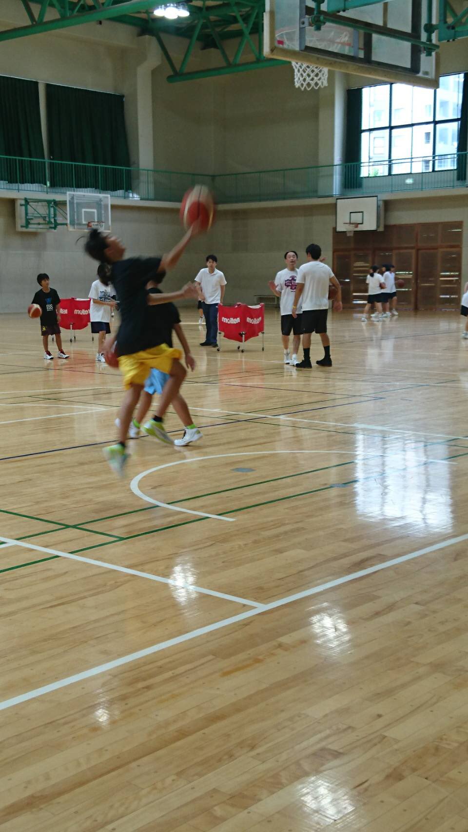 えびすバスケットボールクラブ On Twitter U１３交流戦 親和女子中学校さんにお声掛けいただき 中学１年生以下の女子だけ連れて交流戦に出向きました 普段は無邪気で陽気なえびすのクラブ生も良い刺激になったのではないでしょうか 親和の皆さん 宮崎先生