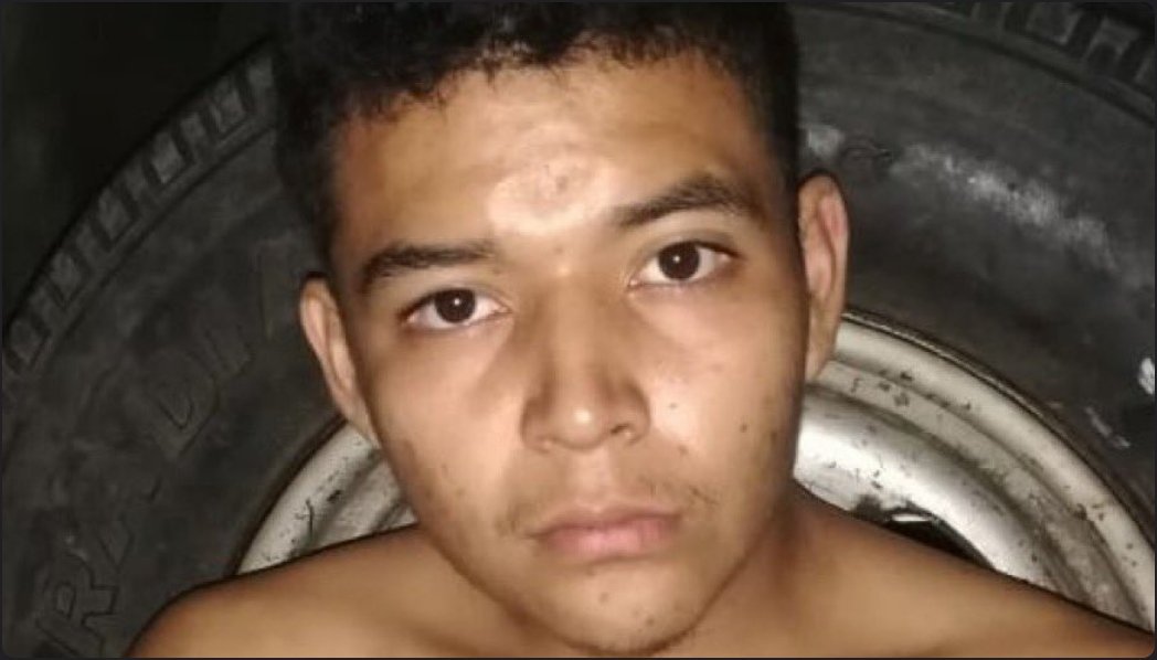 #LaLibertad | Por posesión y tenencia fue detenido Rony Alexander Melara Hernández (21) alias Killer, en San Juan Opico.

chat.whatsapp.com/EvtXtT2jIAmAny…