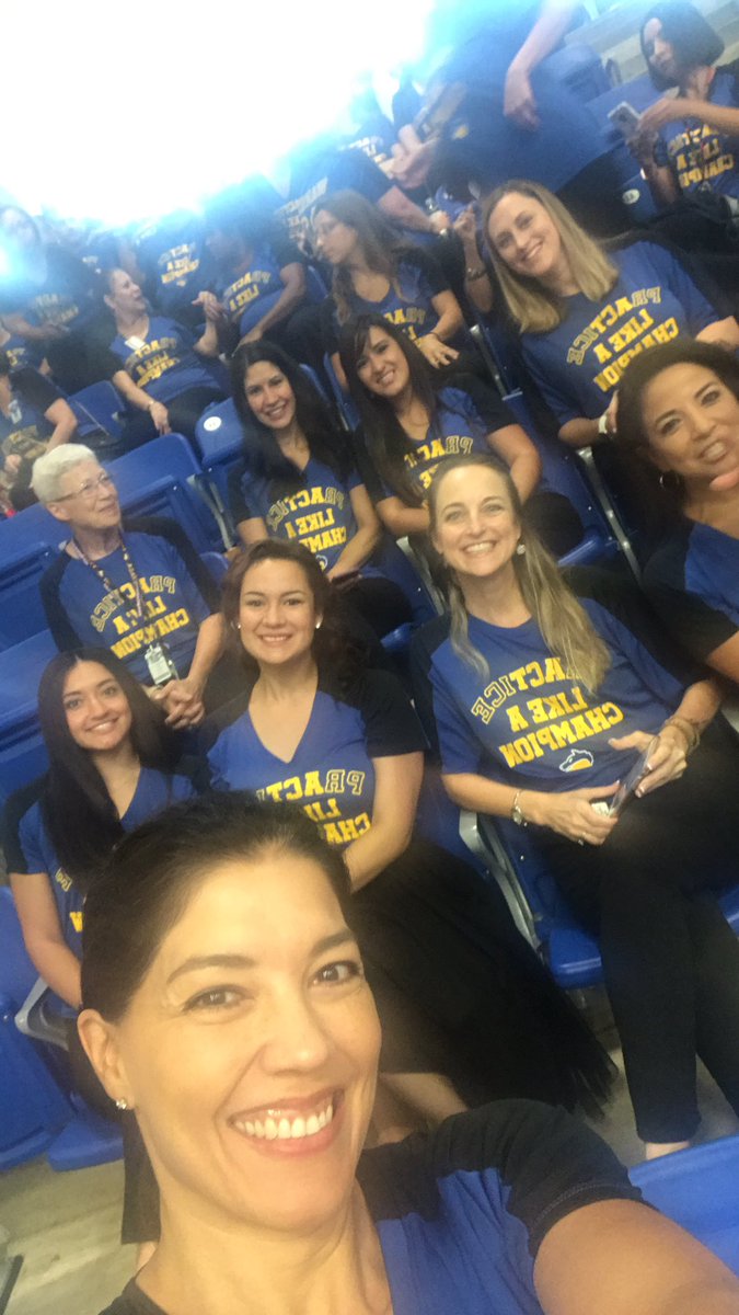 clizcano2016's tweet photo. #ConvoSelfie https://t.co/4wZeay9wgE