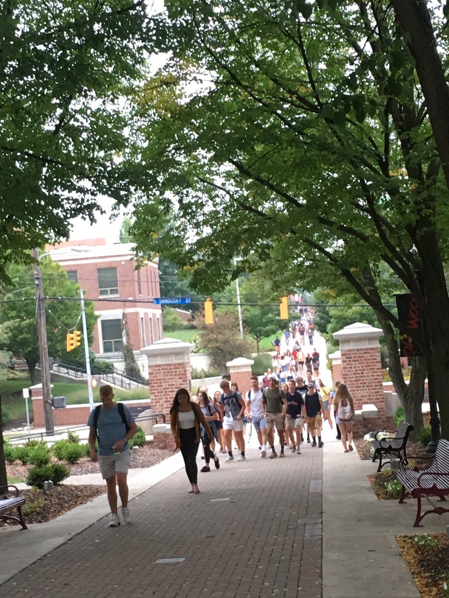 Rock_Jones_'s tweet photo. The campus is alive, the JAYwalk is full, and Merrick Hall is open for business. There is nothing like the eager energy of the first day of class. Best wishes to all of @OhioWesleyan as a new year dawns. I look forward to all that is ahead. #OhWooo https://t.co/kVRays4PiZ